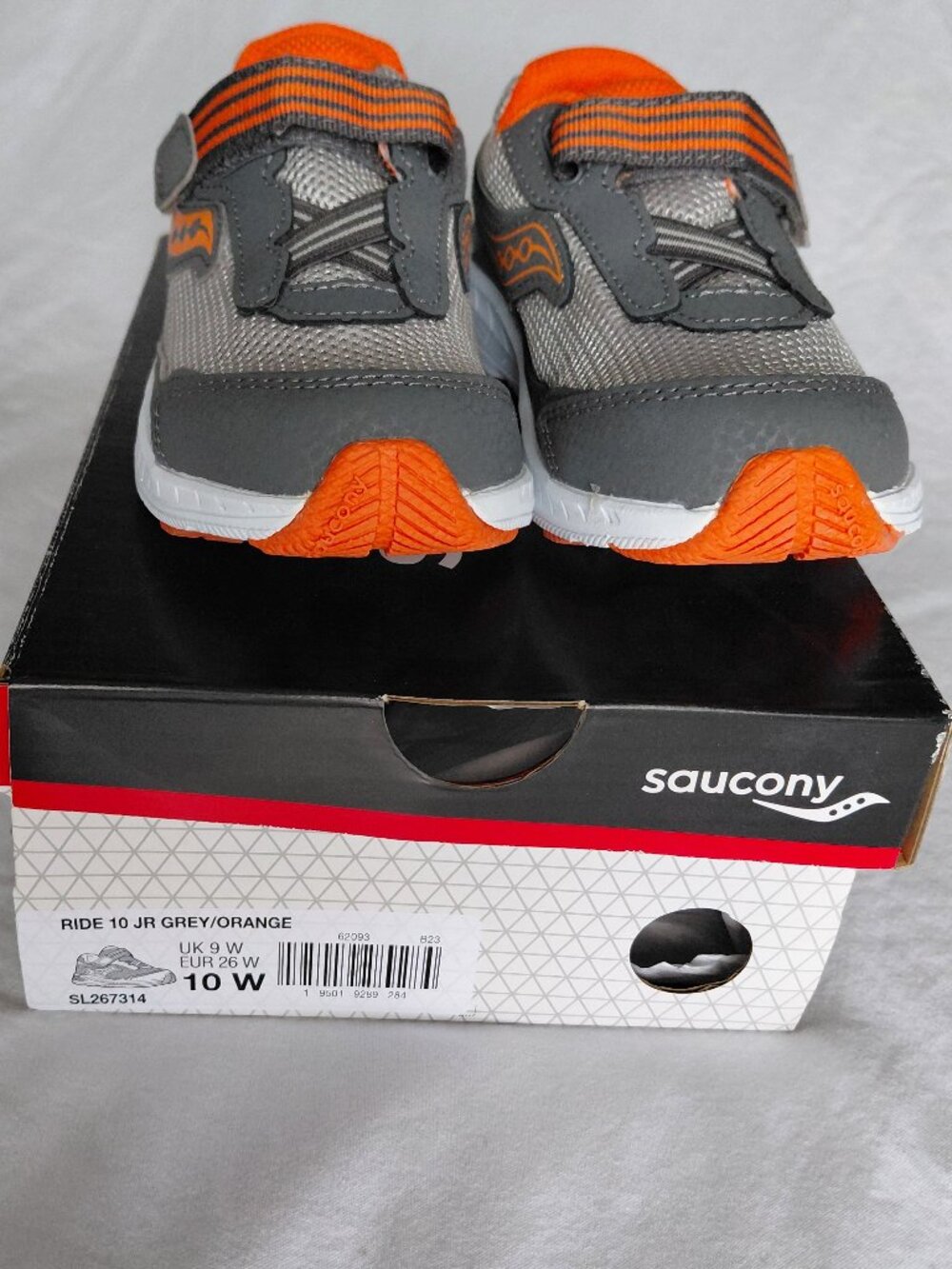 NEW IN BOX Saucony Ride 10 Jr Grey/orange Size 10W